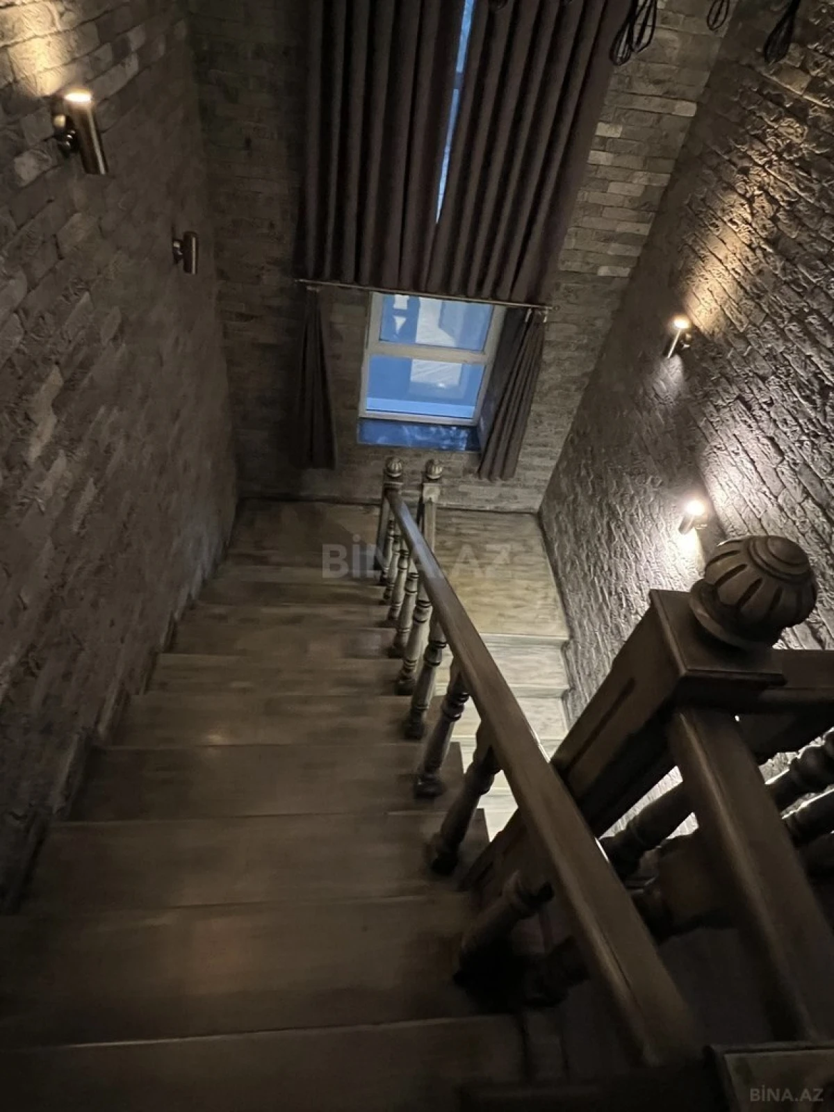 Kirayə verilir 6 otaqlı həyət evi 360 m²