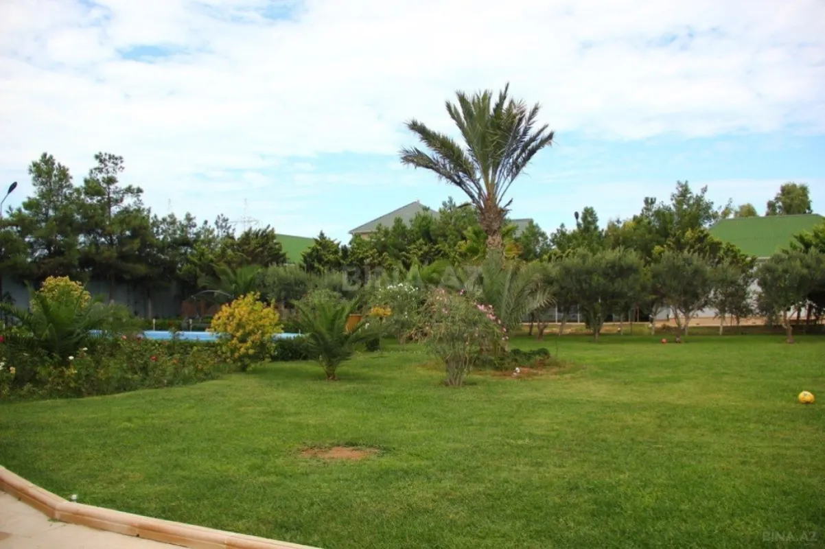 Kirayə verilir 6 otaqlı həyət evi 360 m²