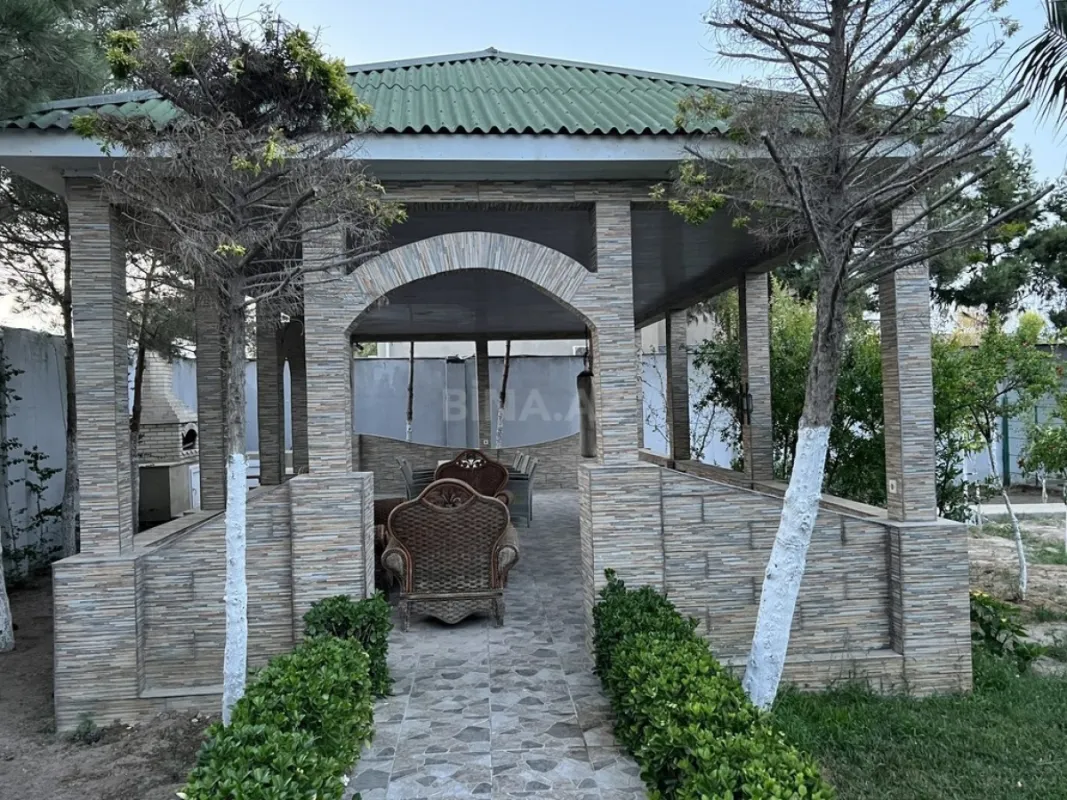 Kirayə verilir 6 otaqlı həyət evi 360 m²