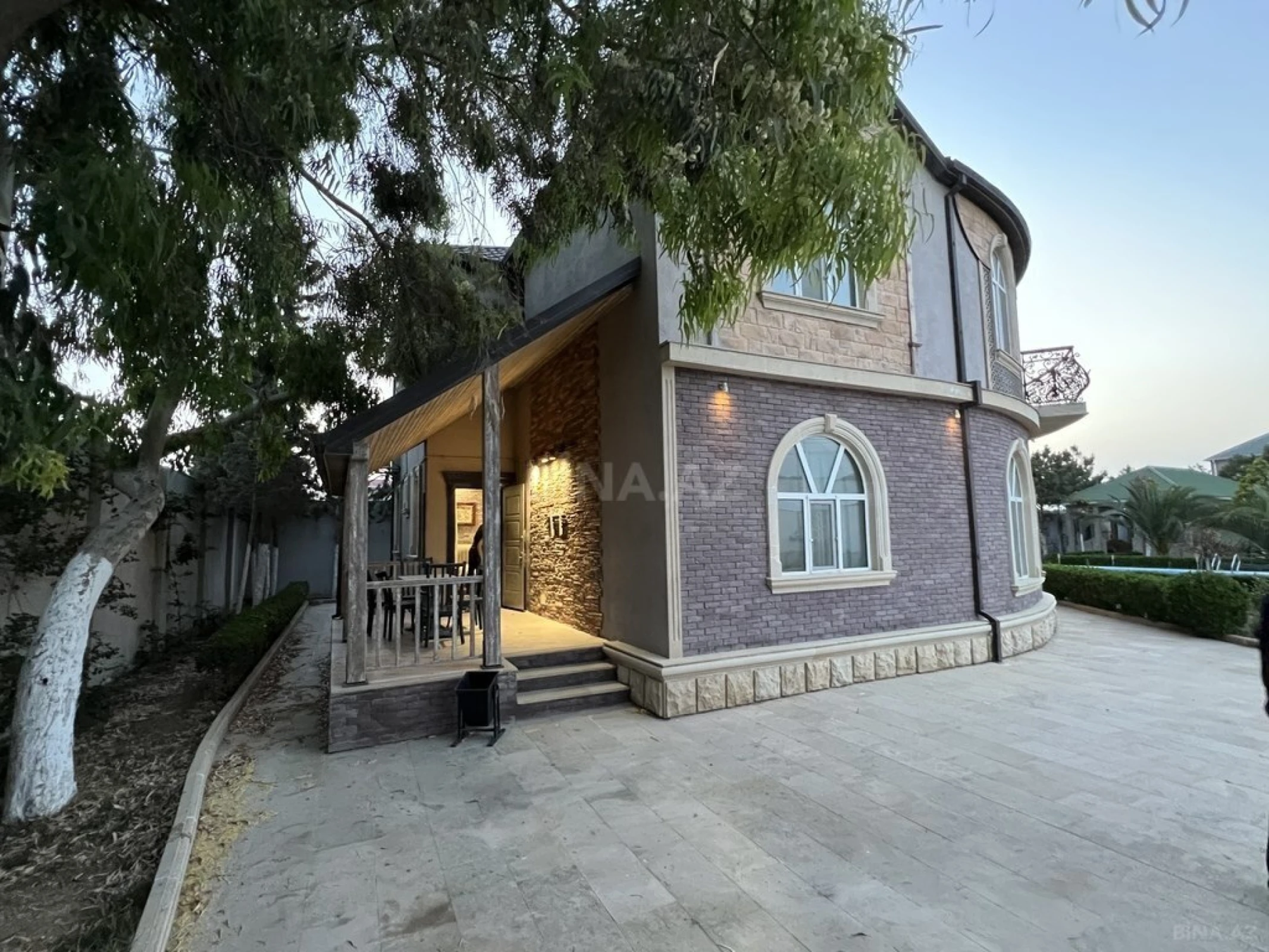 Kirayə verilir 6 otaqlı həyət evi 360 m²