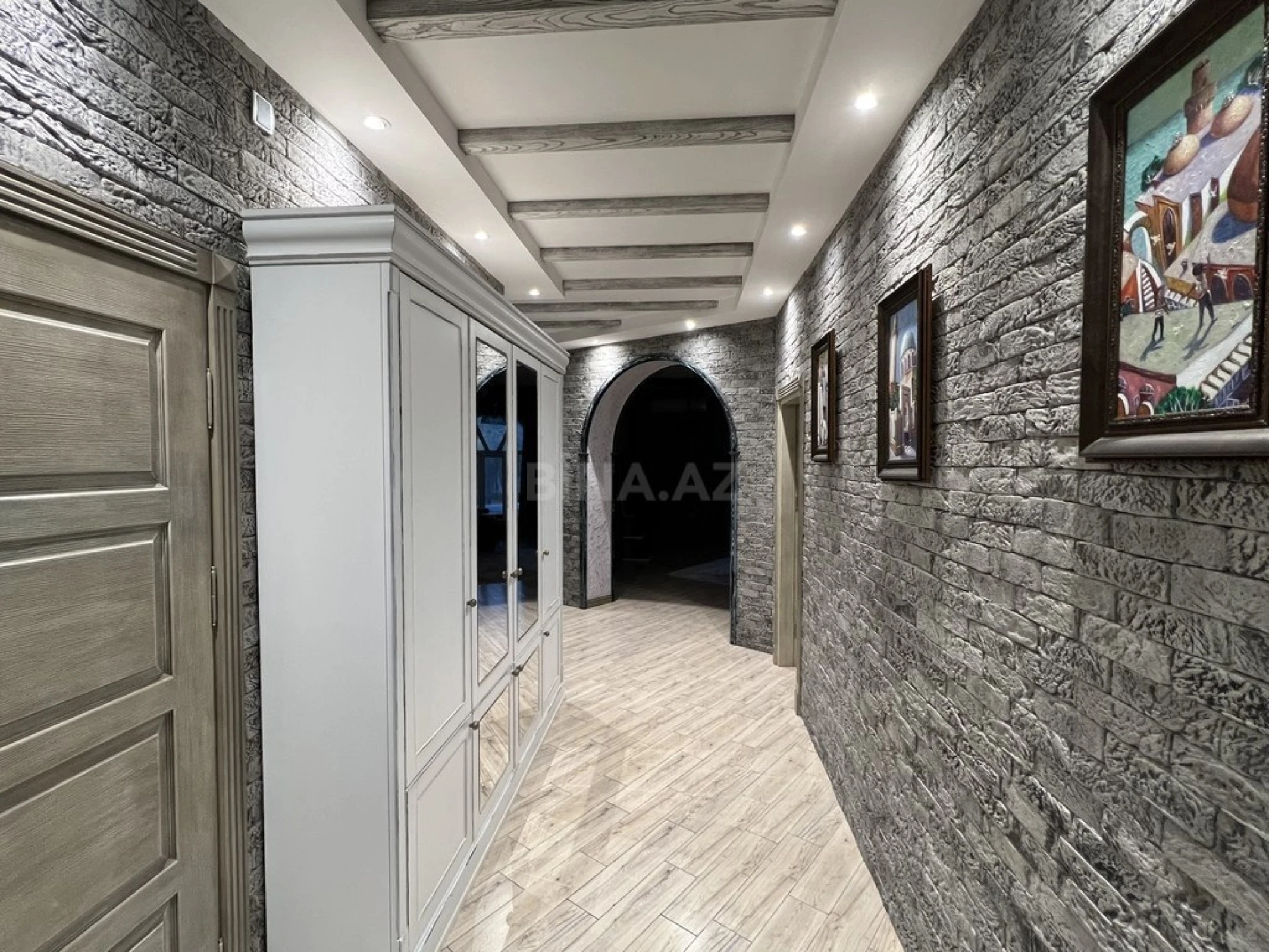 Kirayə verilir 6 otaqlı həyət evi 360 m²