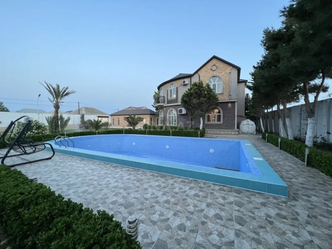 Kirayə verilir 6 otaqlı həyət evi 360 m²