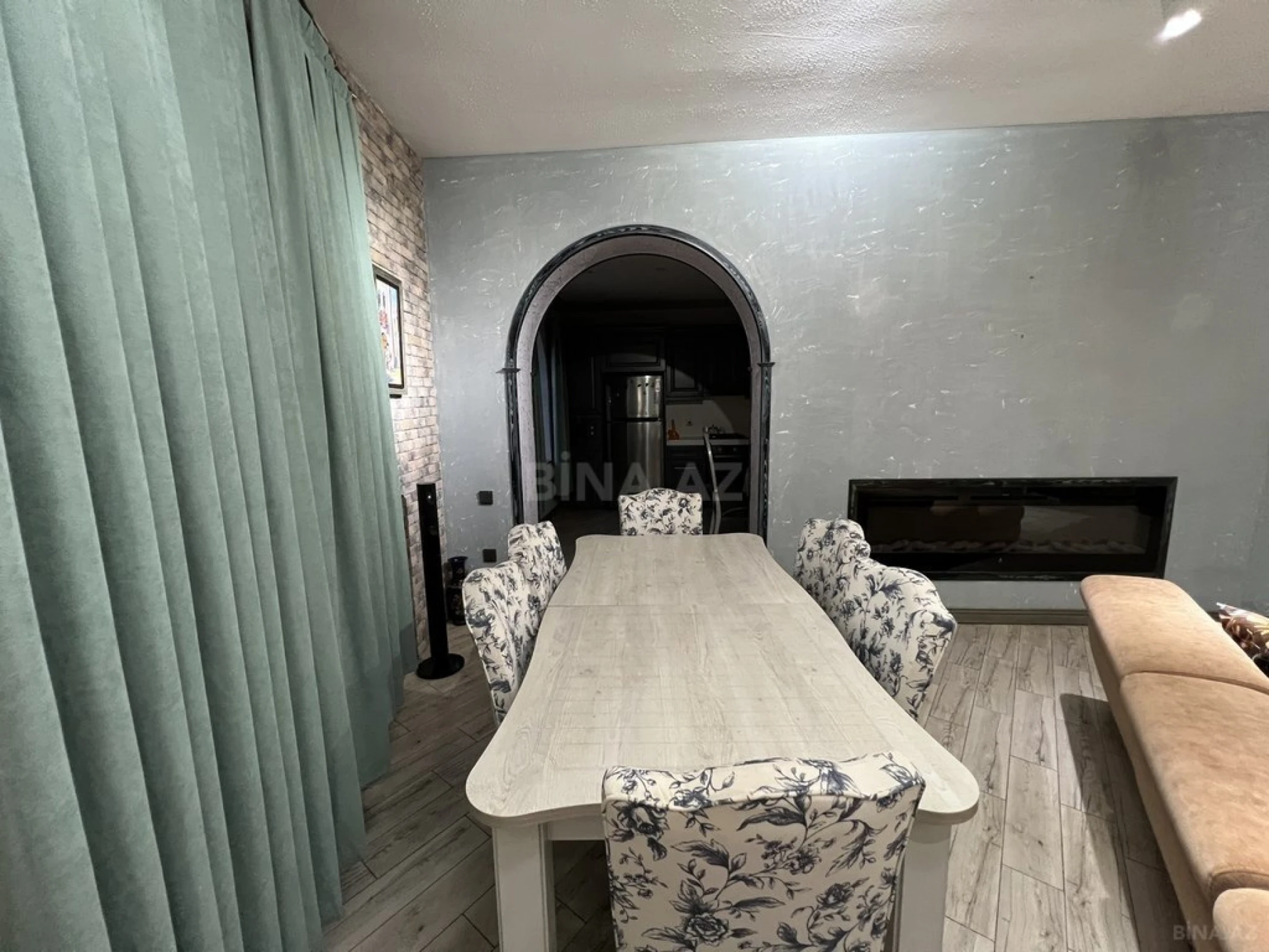 Kirayə verilir 6 otaqlı həyət evi 360 m²