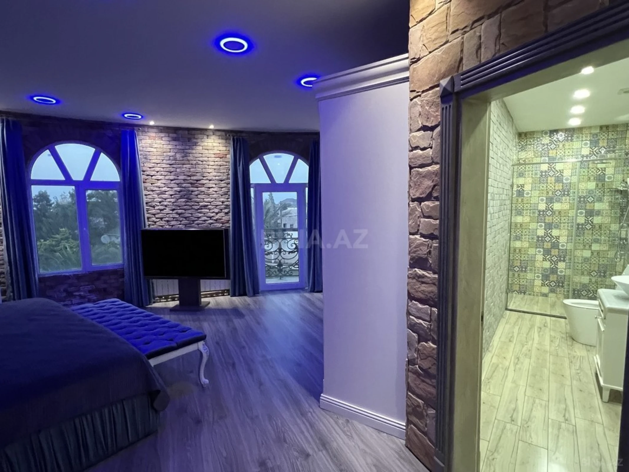 Kirayə verilir 6 otaqlı həyət evi 360 m²