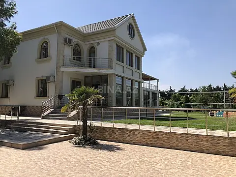 Kirayə verilir 5 otaqlı həyət evi 400 m²