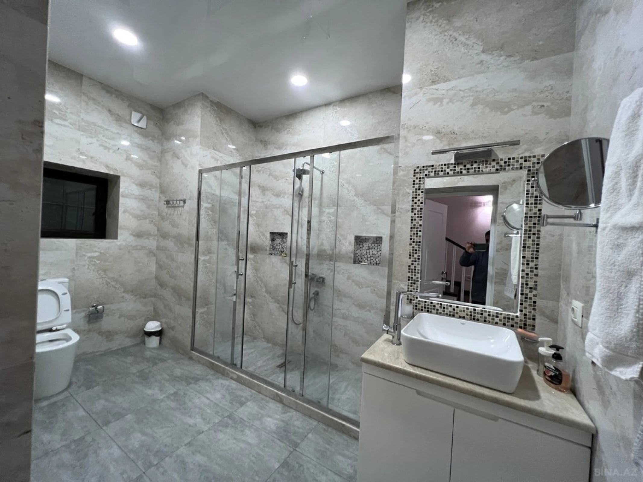 Kirayə verilir 7 otaqlı həyət evi 480 m²