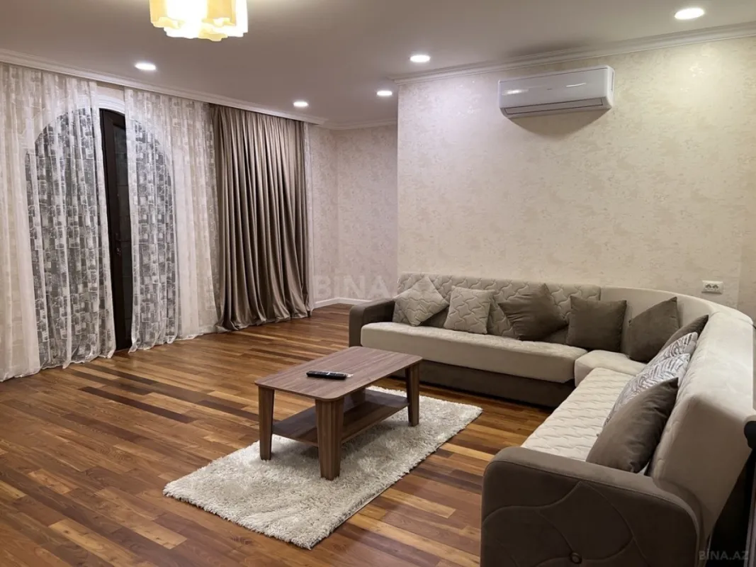 Kirayə verilir 7 otaqlı həyət evi 480 m²