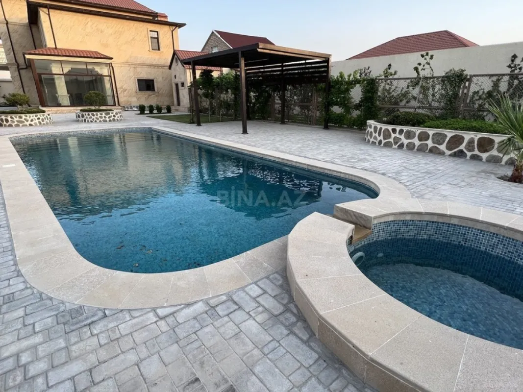 Kirayə verilir 7 otaqlı həyət evi 480 m²