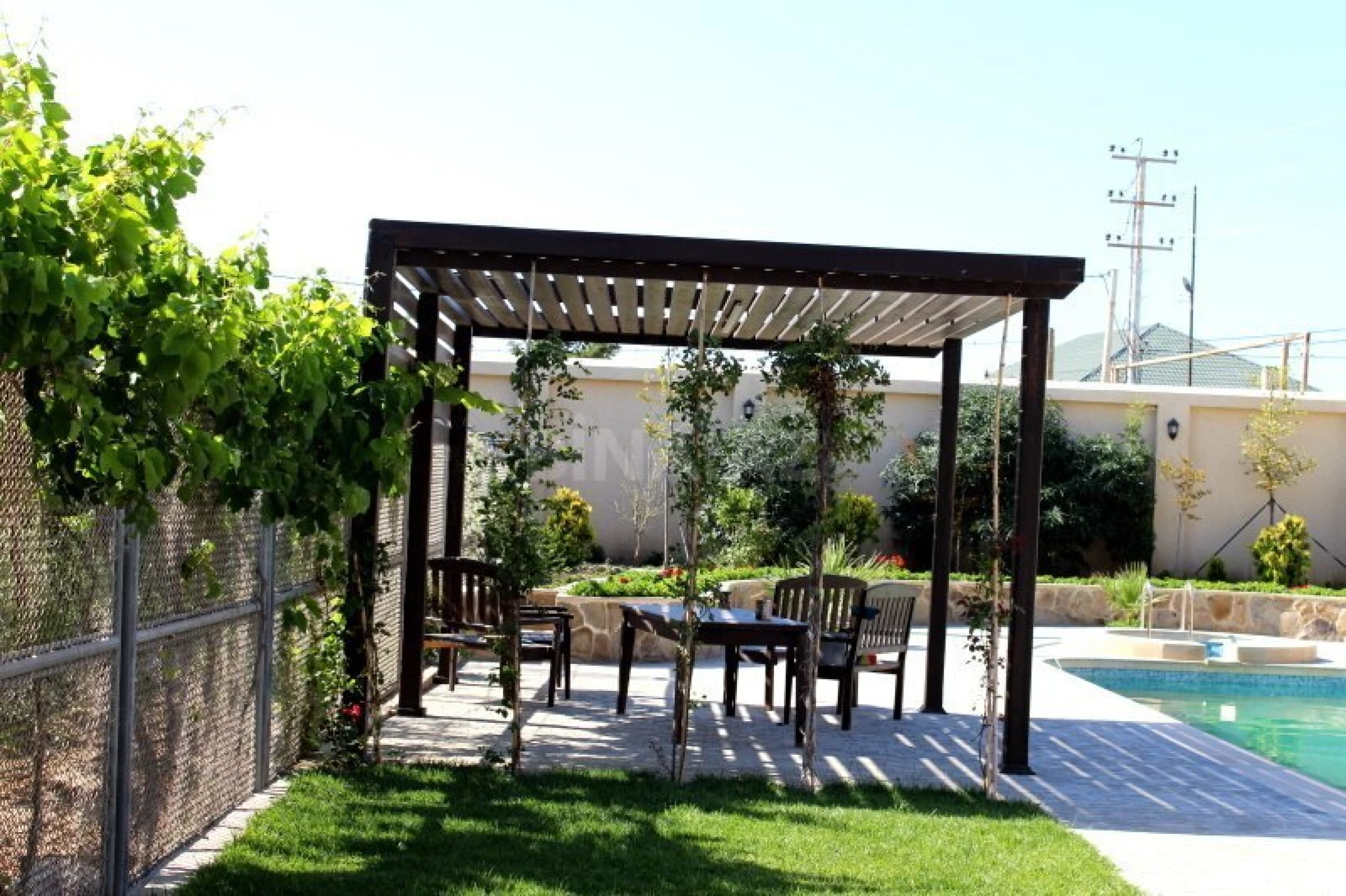 Kirayə verilir 7 otaqlı həyət evi 480 m²