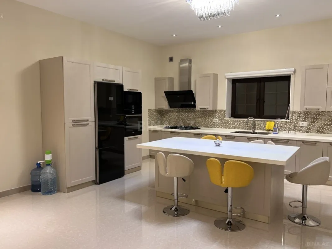 Kirayə verilir 7 otaqlı həyət evi 480 m²