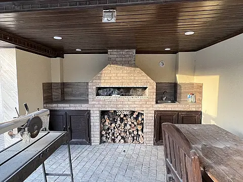 Kirayə verilir 7 otaqlı həyət evi 480 m²