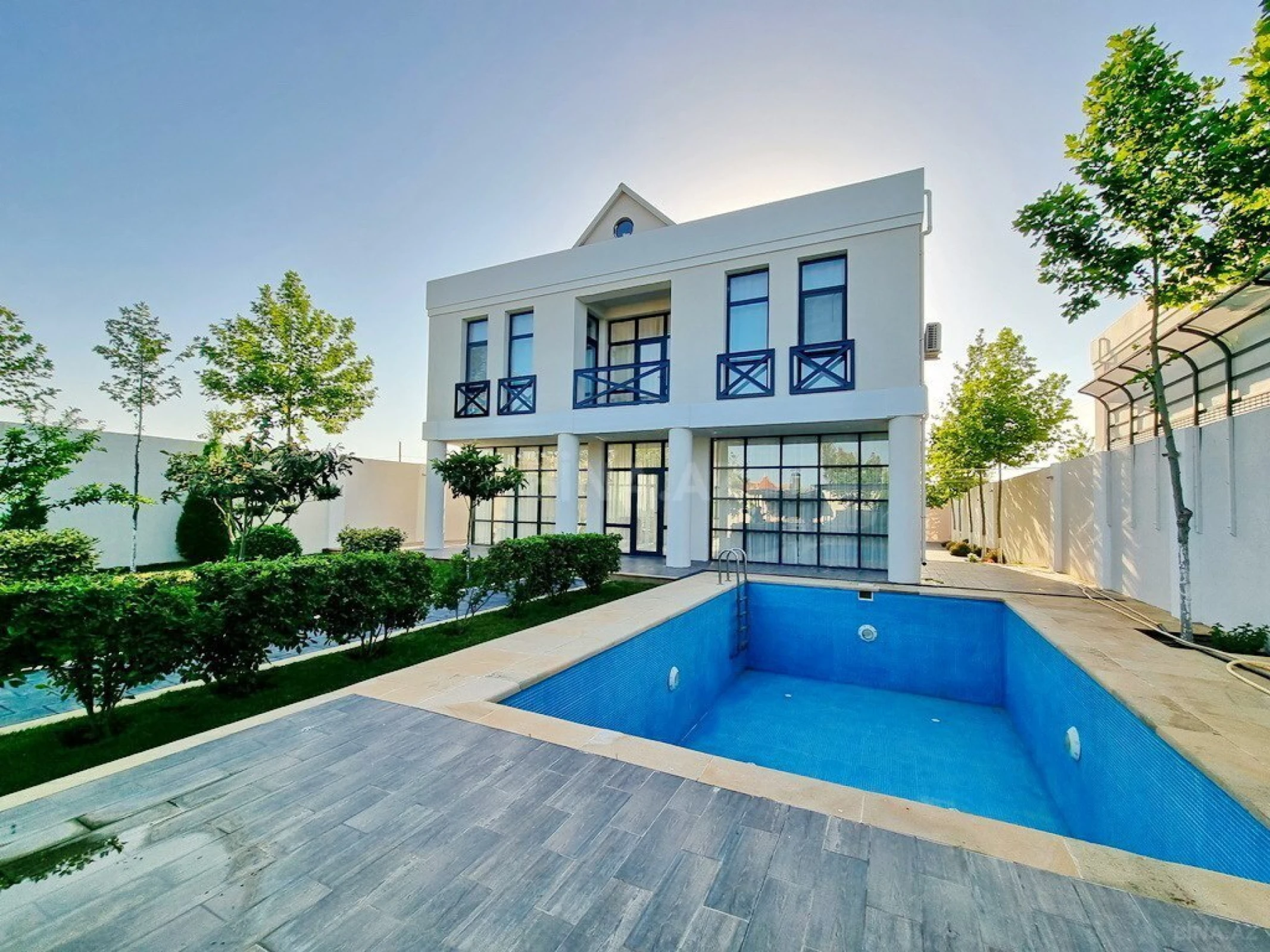 Satılır həyət evi 320 m²