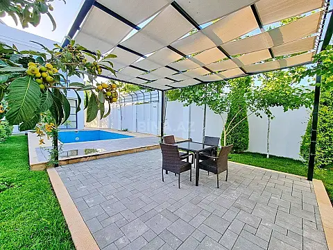 Satılır həyət evi 320 m²