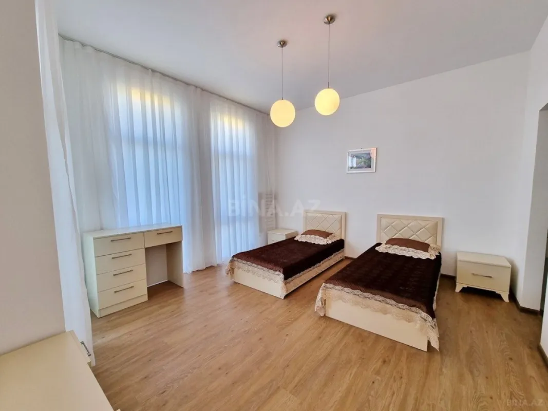 Satılır həyət evi 320 m²