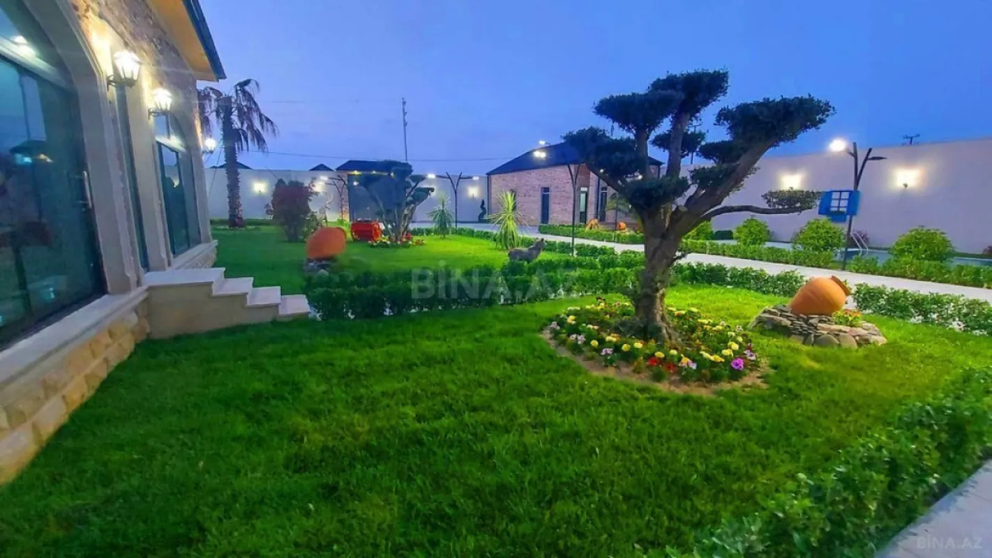 Satılır 7 otaqlı həyət evi 500 m²