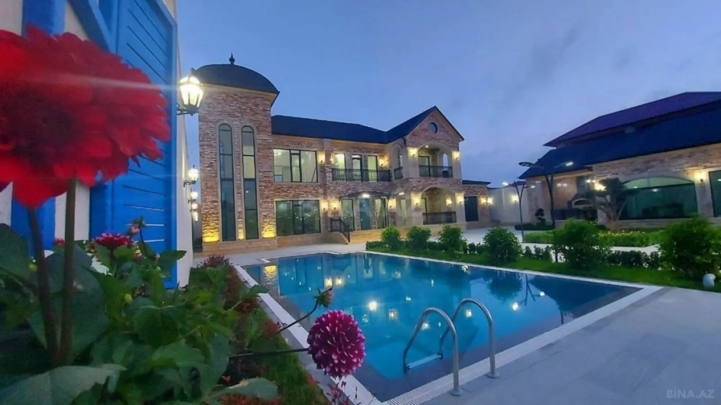 Satılır 7 otaqlı həyət evi 500 m²