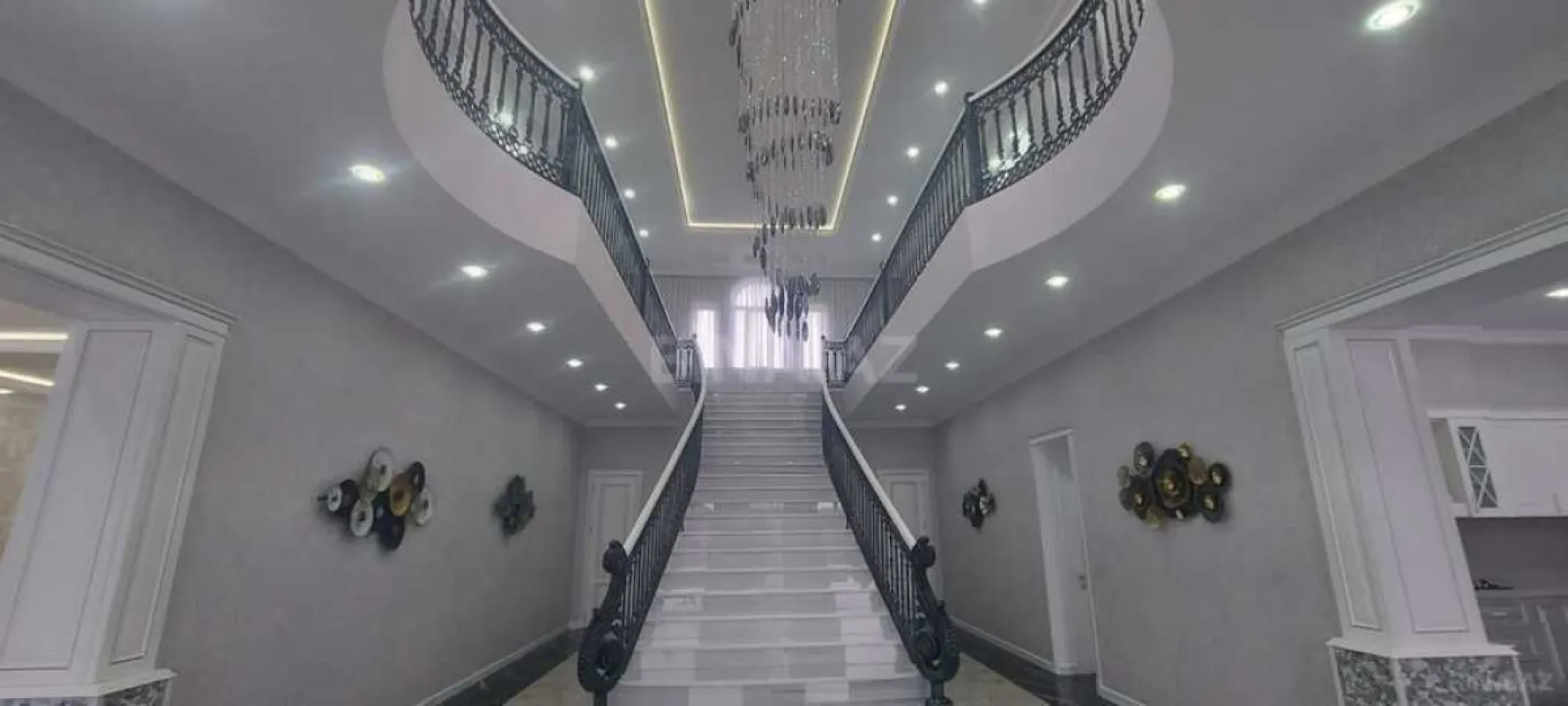 Satılır 7 otaqlı həyət evi 500 m²