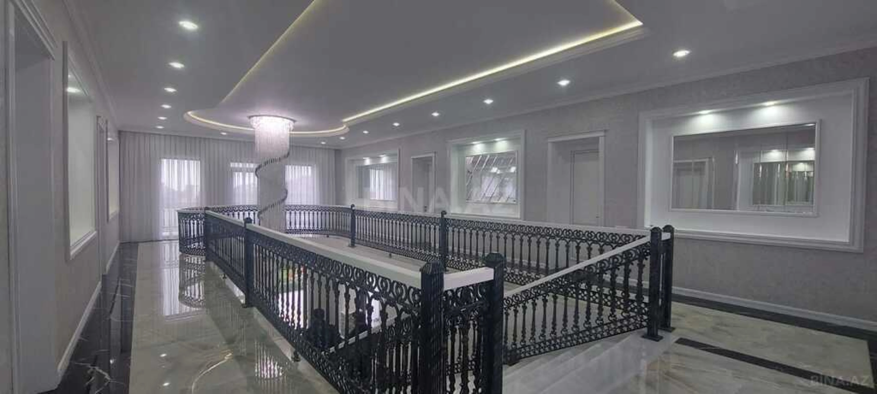 Satılır 7 otaqlı həyət evi 500 m²