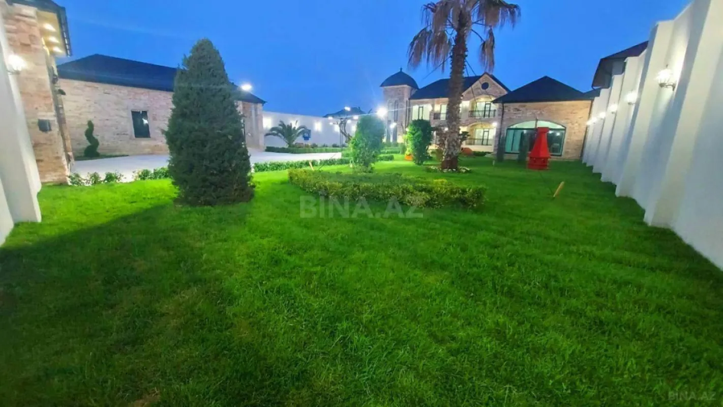 Satılır 7 otaqlı həyət evi 500 m²