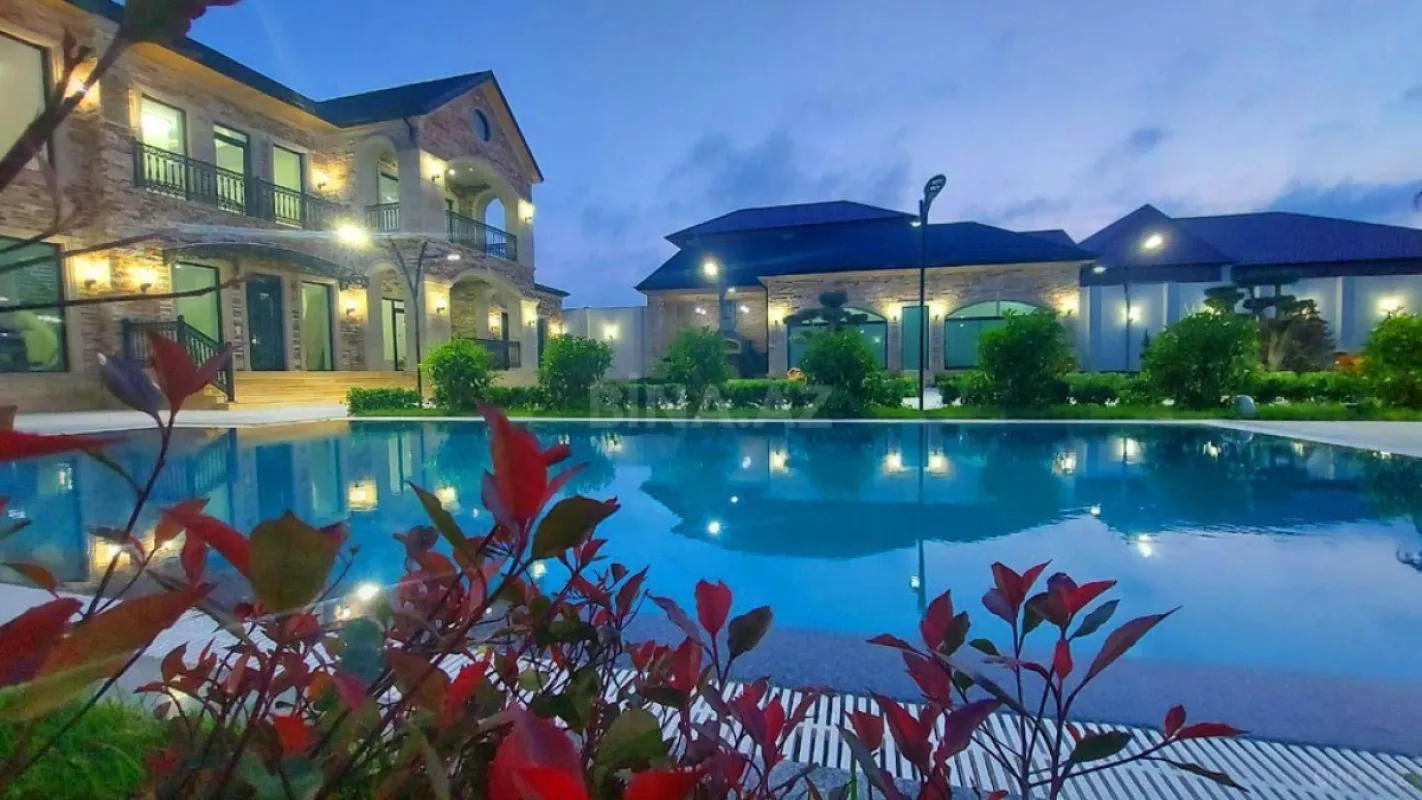 Satılır 7 otaqlı həyət evi 500 m²