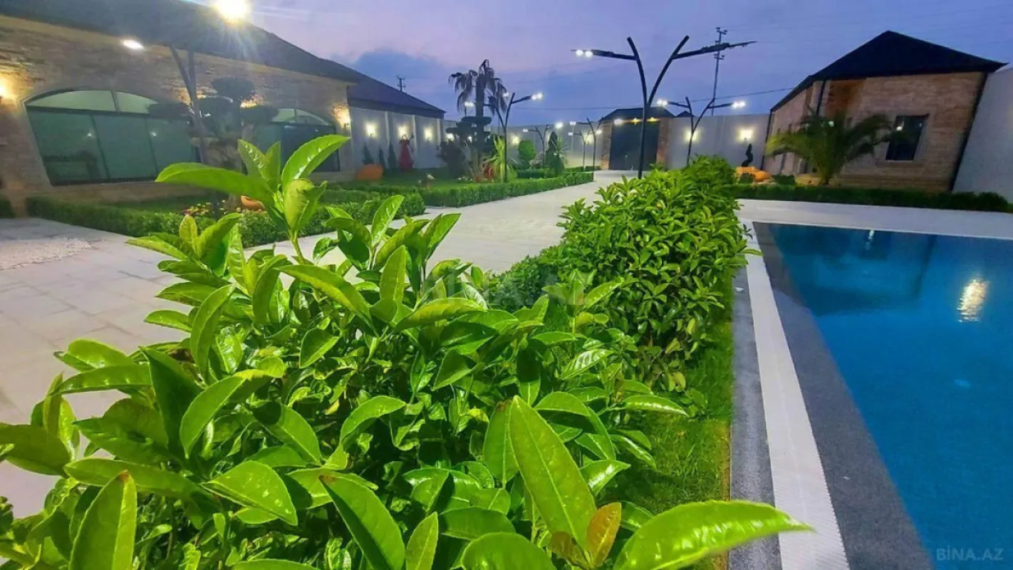 Satılır 7 otaqlı həyət evi 500 m²