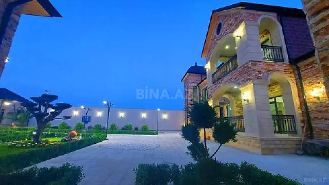 Satılır 7 otaqlı həyət evi 500 m²