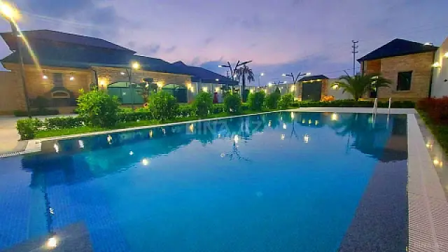 Satılır 7 otaqlı həyət evi 500 m²