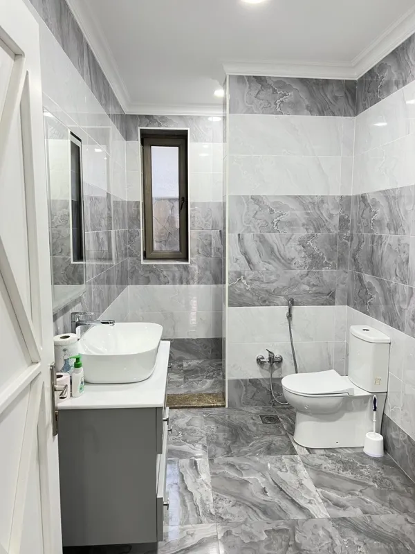 Kirayə verilir 5 otaqlı həyət evi 420 m²