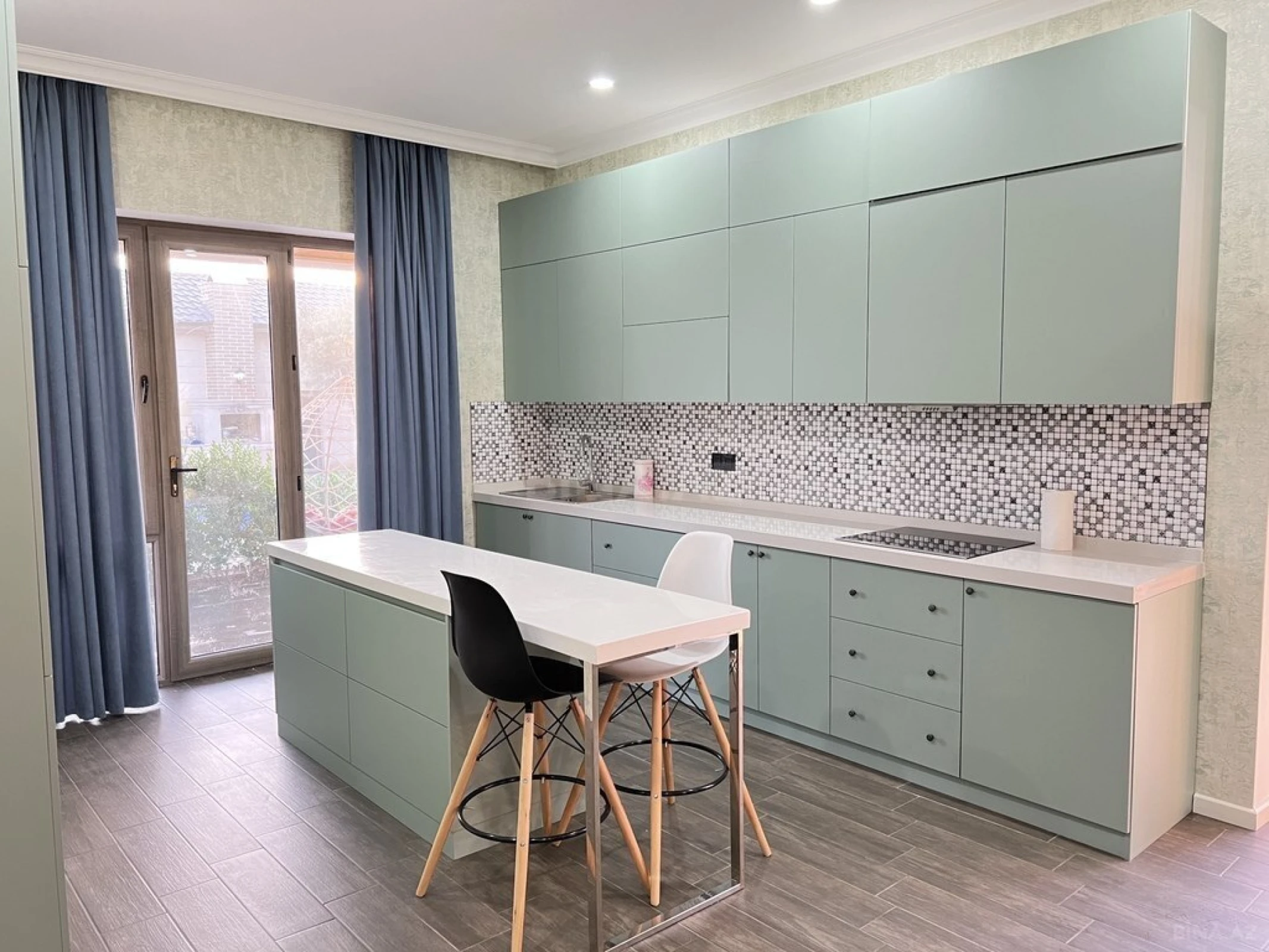 Kirayə verilir 5 otaqlı həyət evi 420 m²