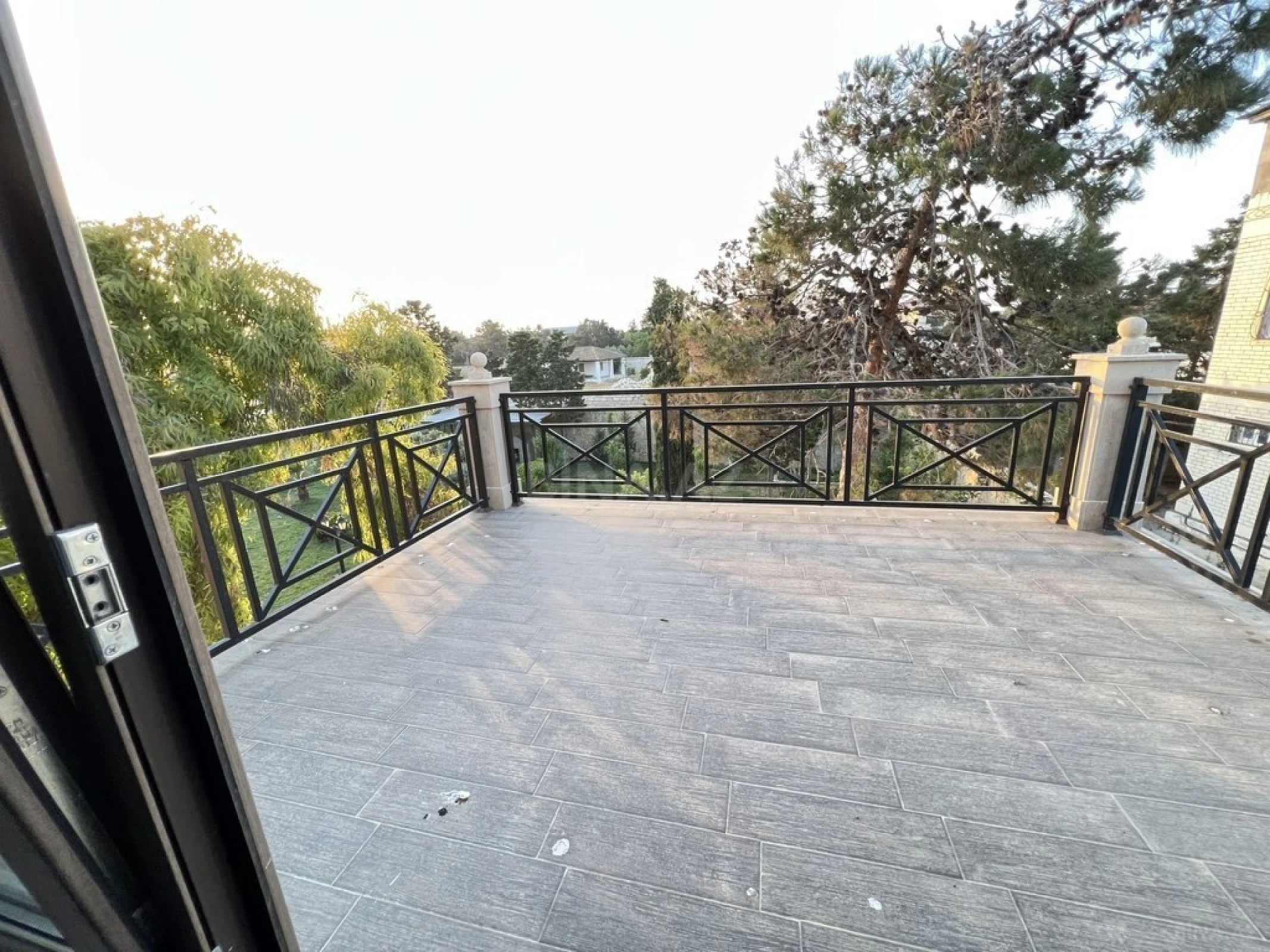 Kirayə verilir 5 otaqlı həyət evi 420 m²