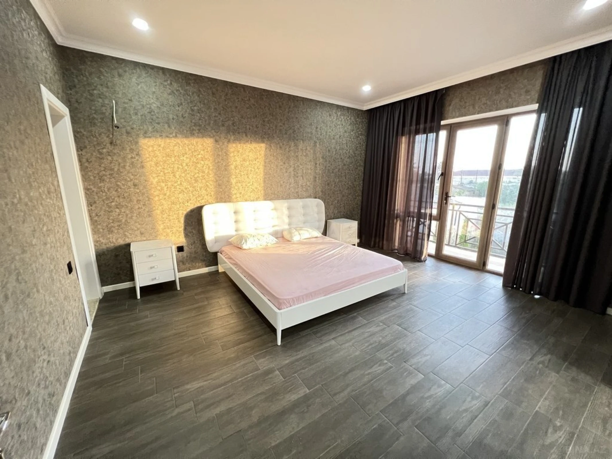 Kirayə verilir 5 otaqlı həyət evi 420 m²