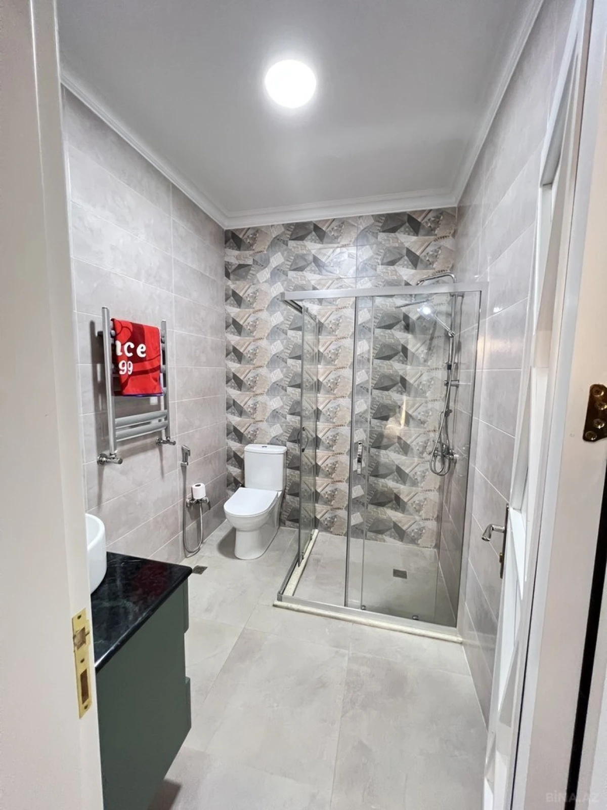 Kirayə verilir 5 otaqlı həyət evi 420 m²