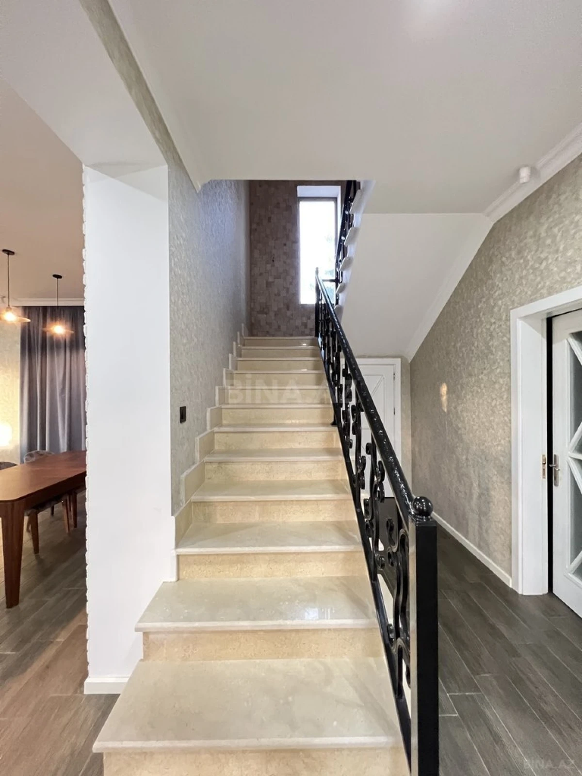 Kirayə verilir 5 otaqlı həyət evi 420 m²