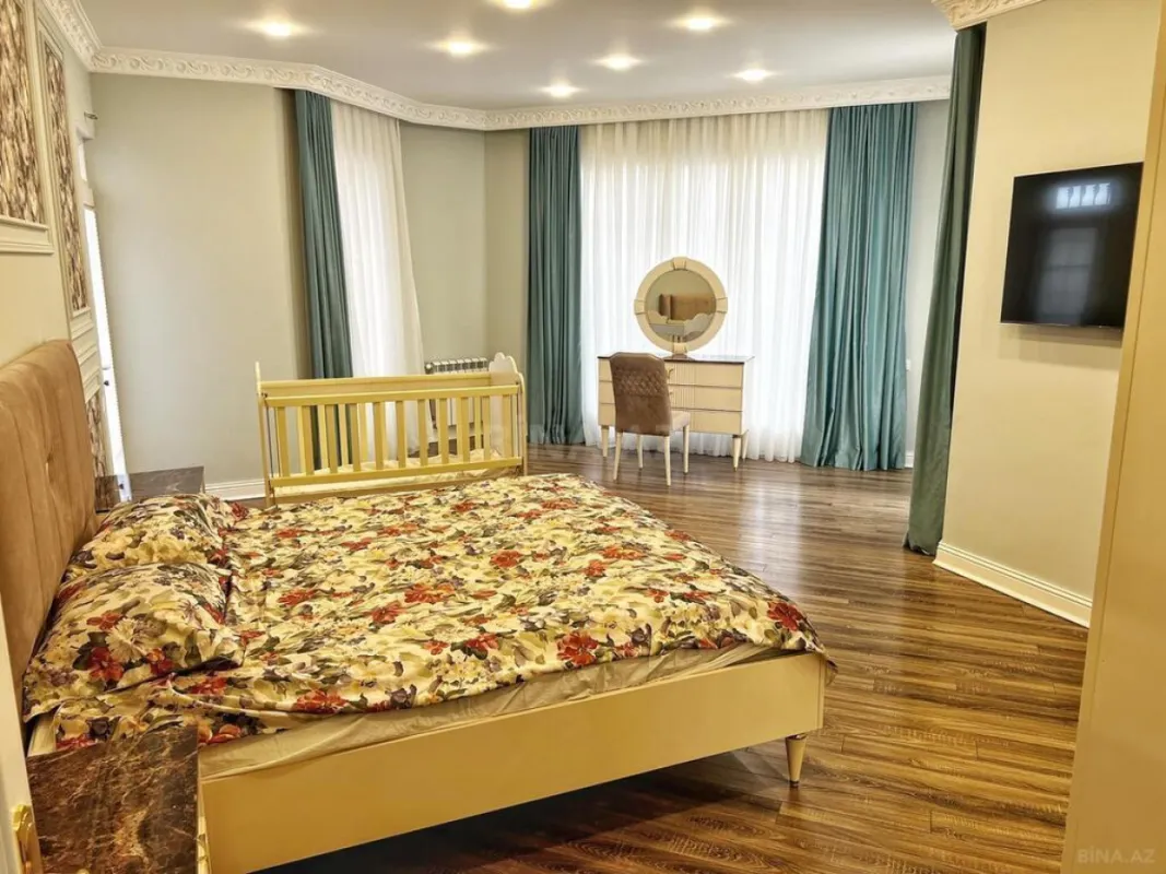 Kirayə verilir 6 otaqlı həyət evi 670 m²