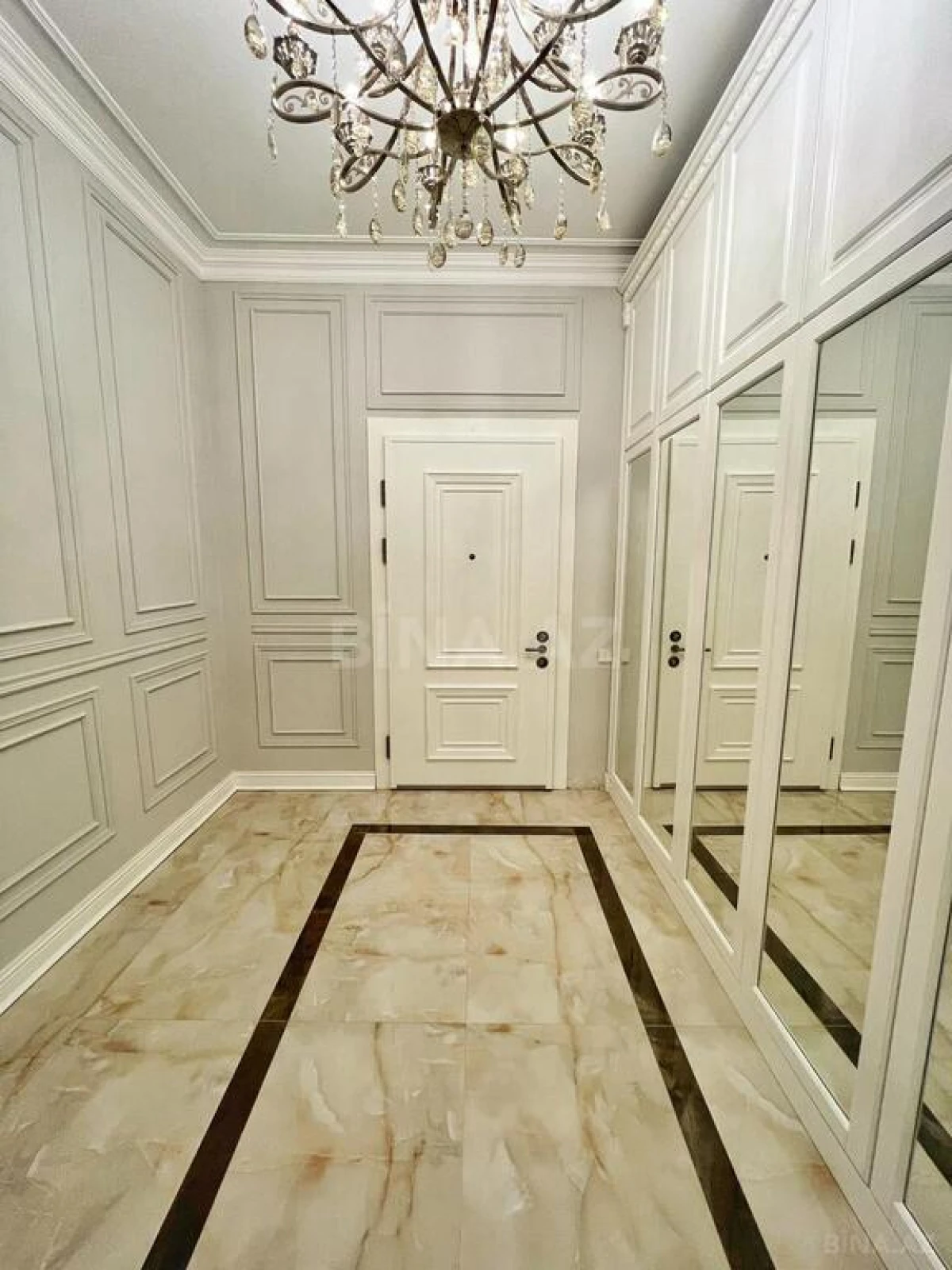 Kirayə verilir 6 otaqlı həyət evi 670 m²