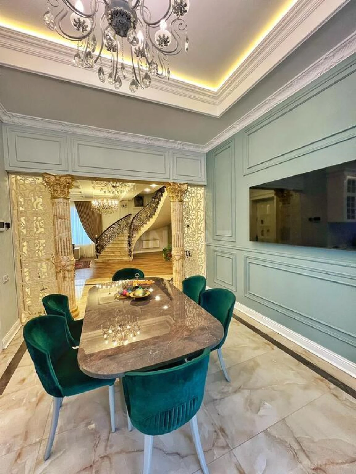 Kirayə verilir 6 otaqlı həyət evi 670 m²