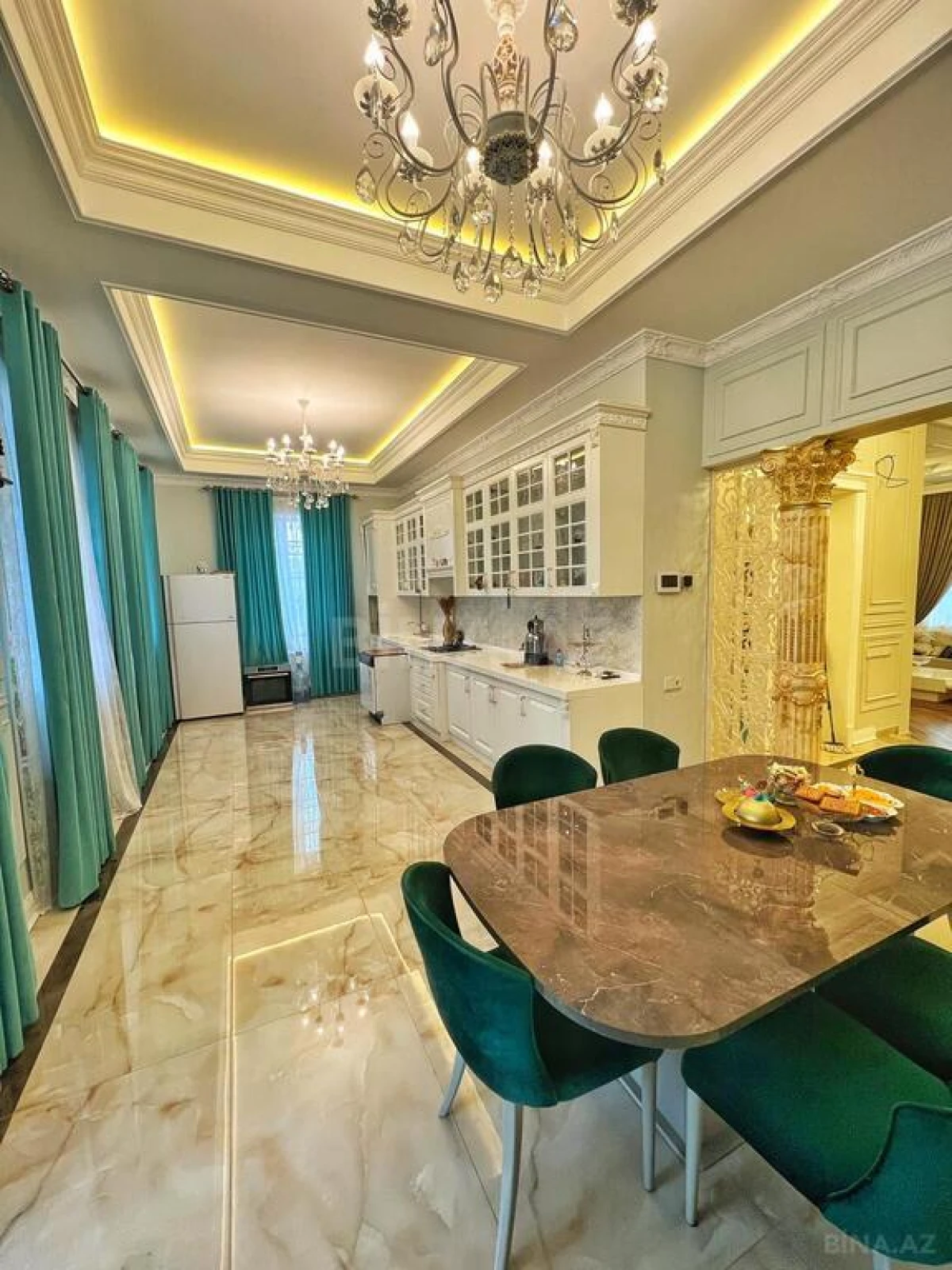 Kirayə verilir 6 otaqlı həyət evi 670 m²