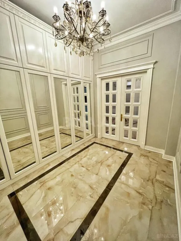 Kirayə verilir 6 otaqlı həyət evi 670 m²