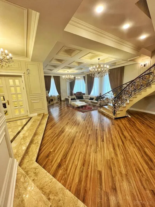 Kirayə verilir 6 otaqlı həyət evi 670 m²