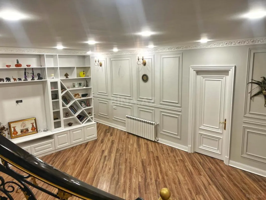 Kirayə verilir 6 otaqlı həyət evi 670 m²