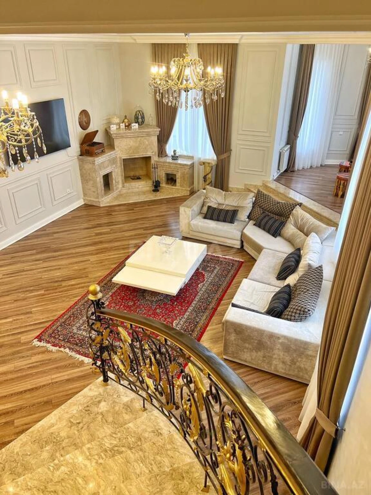 Kirayə verilir 6 otaqlı həyət evi 670 m²