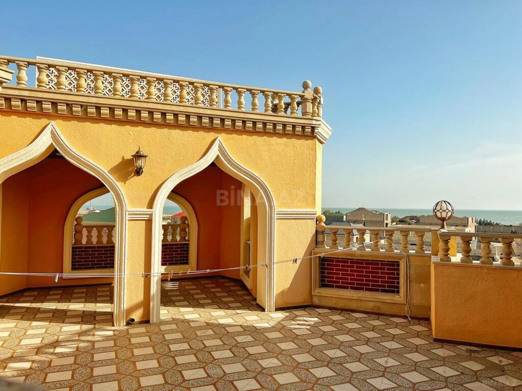 Kirayə verilir 6 otaqlı həyət evi 670 m²