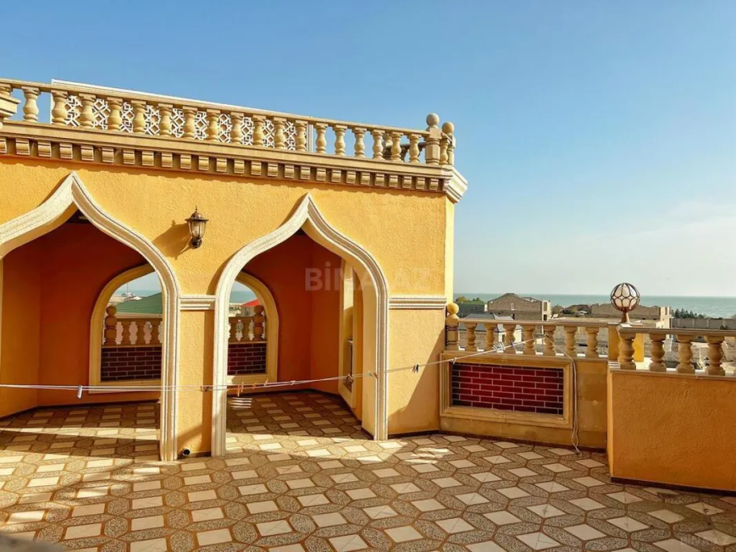 Kirayə verilir 6 otaqlı həyət evi 670 m²