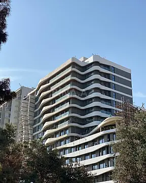 Satılır 6 otaqlı mənzil 358 m²