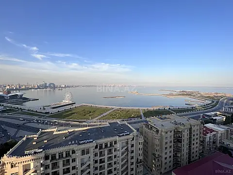 Satılır 6 otaqlı mənzil 358 m²