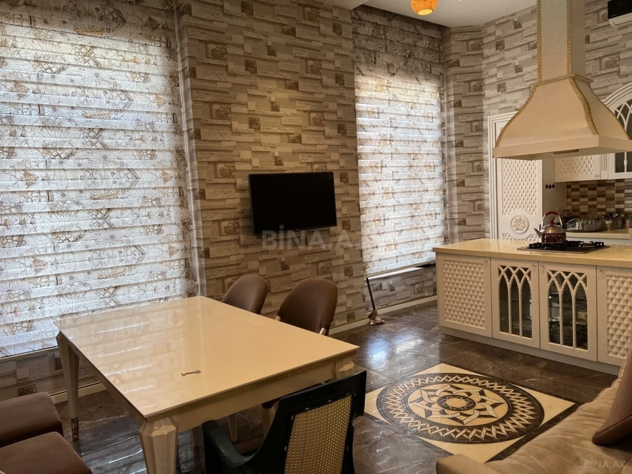 Kirayə verilir 5 otaqlı həyət evi 360 m²