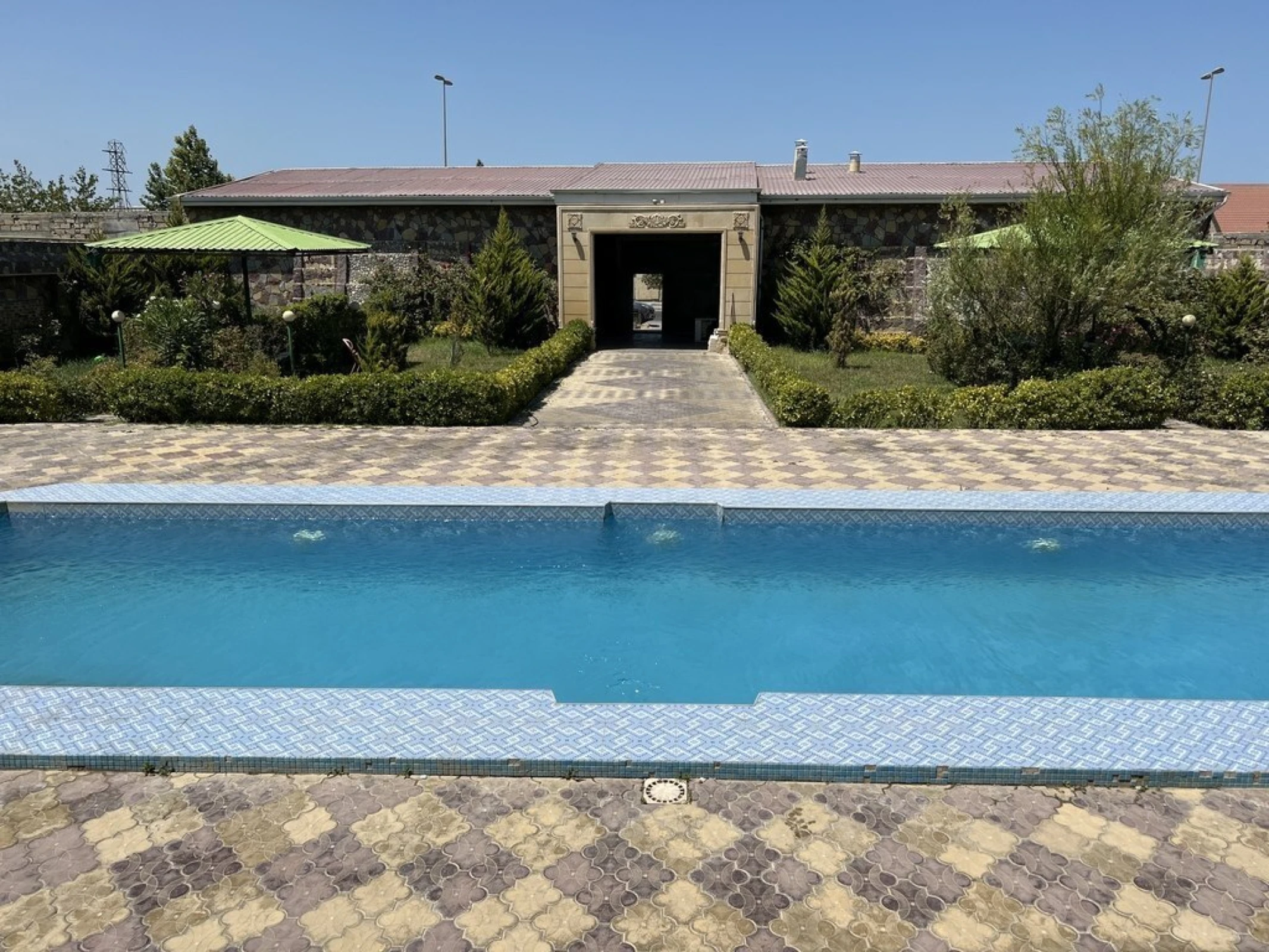 Kirayə verilir 5 otaqlı həyət evi 360 m²