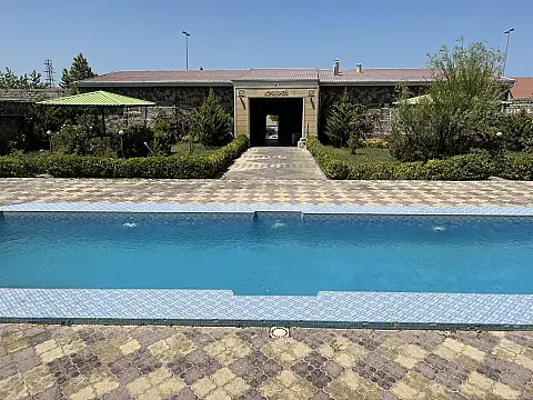 Kirayə verilir 5 otaqlı həyət evi 360 m²