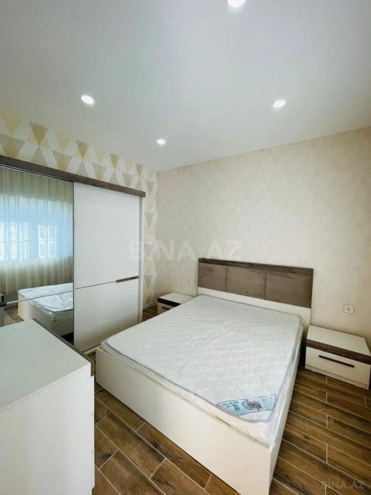 Kirayə verilir 5 otaqlı həyət evi 250 m²