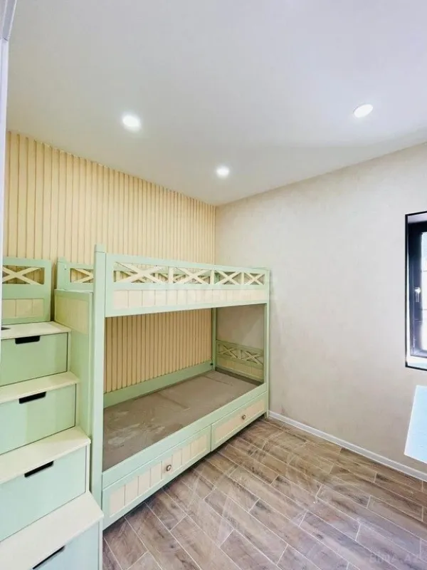 Kirayə verilir 5 otaqlı həyət evi 250 m²